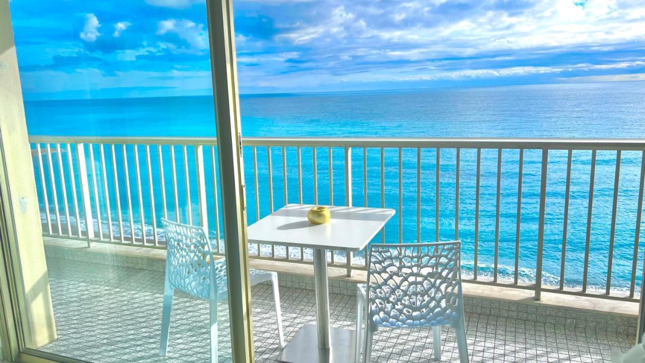 Seaviews By Jenni Menton, La Suite, Superbe Front De Mer, Top Emplacement Avec Terrasse Et Parking! Bagian luar foto