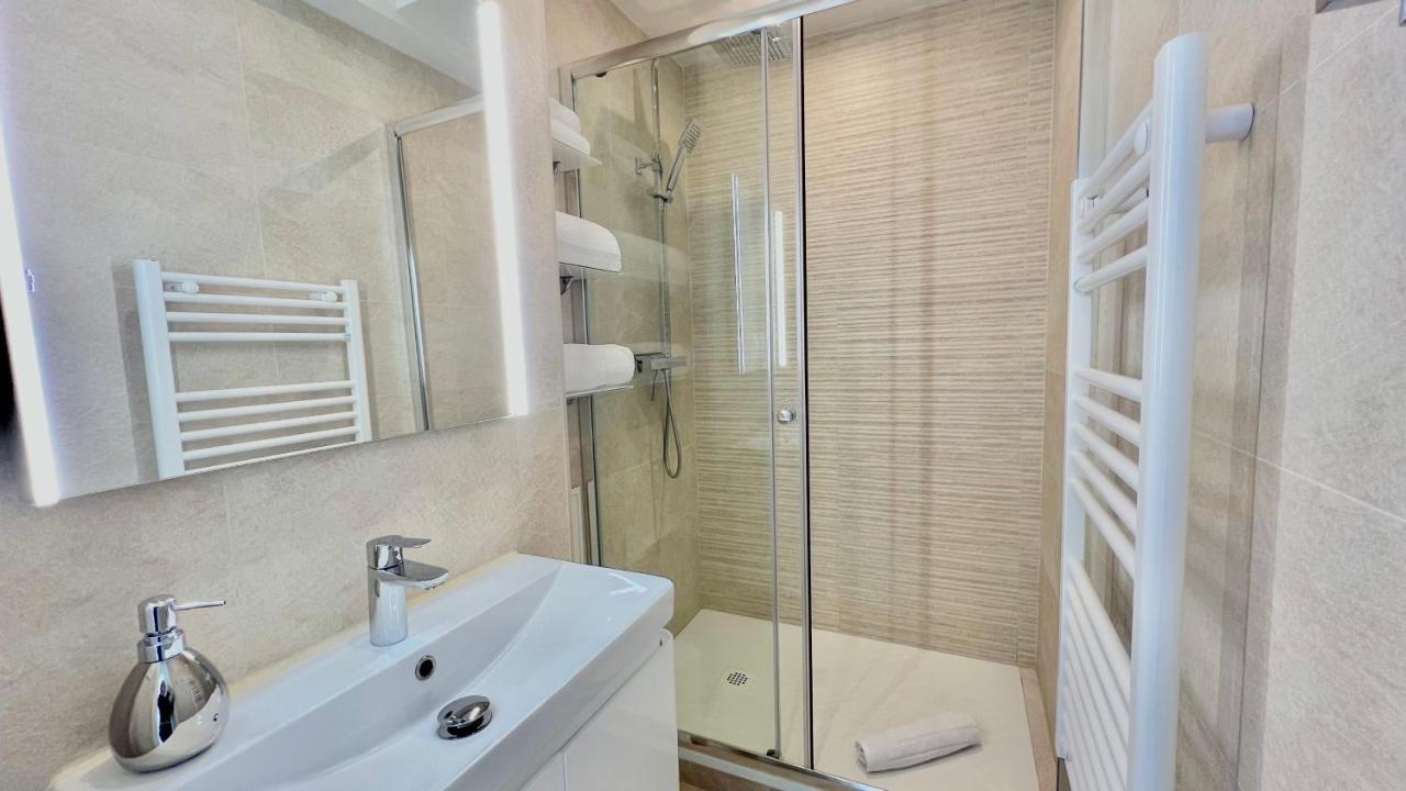Seaviews By Jenni Menton, La Suite, Superbe Front De Mer, Top Emplacement Avec Terrasse Et Parking! Bagian luar foto