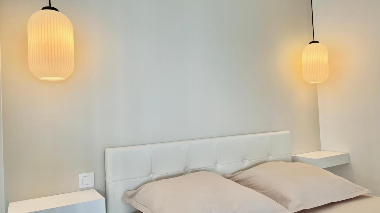 Seaviews By Jenni Menton, La Suite, Superbe Front De Mer, Top Emplacement Avec Terrasse Et Parking! Bagian luar foto