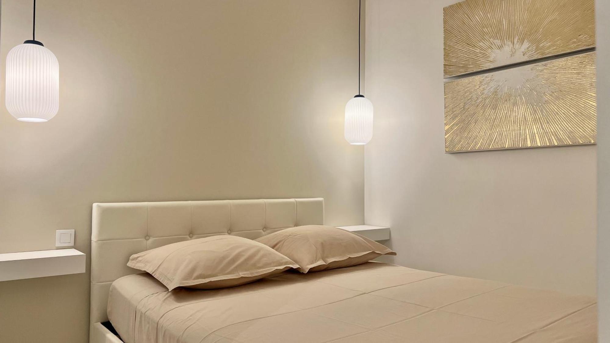 Seaviews By Jenni Menton, La Suite, Superbe Front De Mer, Top Emplacement Avec Terrasse Et Parking! Bagian luar foto