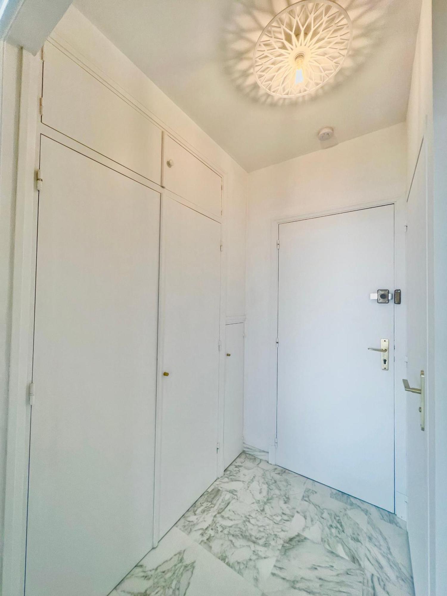 Seaviews By Jenni Menton, La Suite, Superbe Front De Mer, Top Emplacement Avec Terrasse Et Parking! Bagian luar foto